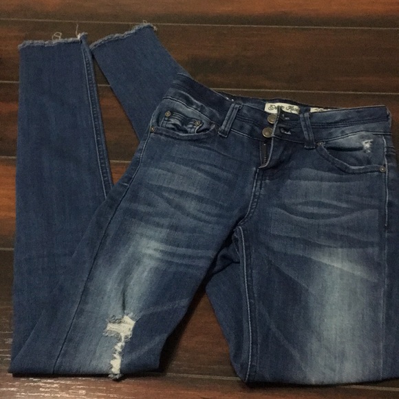 Ripped blue jeans - Picture 5 of 5